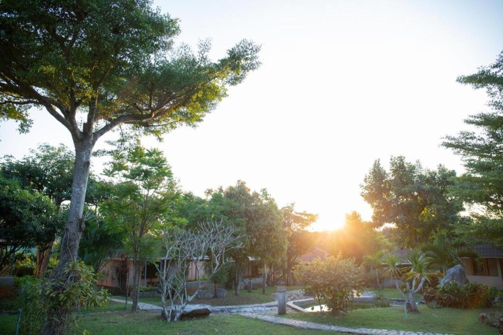 Dusit Talai Resort Mu Si Εξωτερικό φωτογραφία